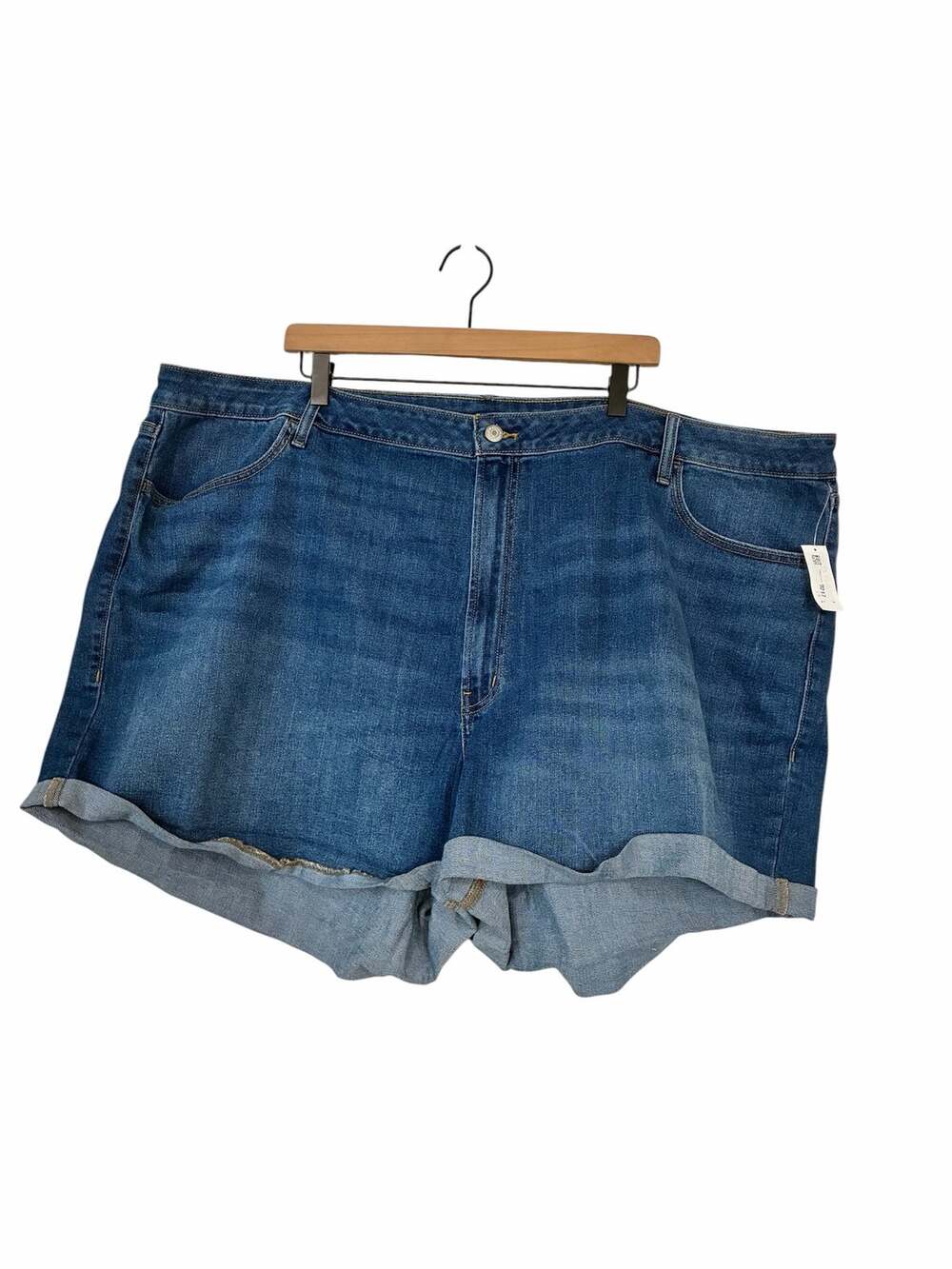 Old Navy WOW Jean Shorts NWT Womens Size 30 Plus